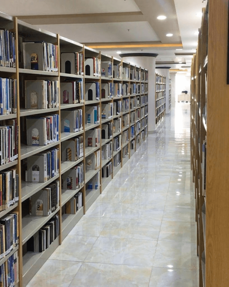La Bibliothèque du Haram de Makkah est Désormais ouverte Toute la Semaine