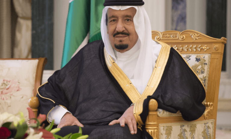 Le Roi Salman d&rsquo;Arabie Saoudite Ordonne la Prise en Charge d&rsquo;Un Groupe de Pélerins Dont des Familles de Palestiniens