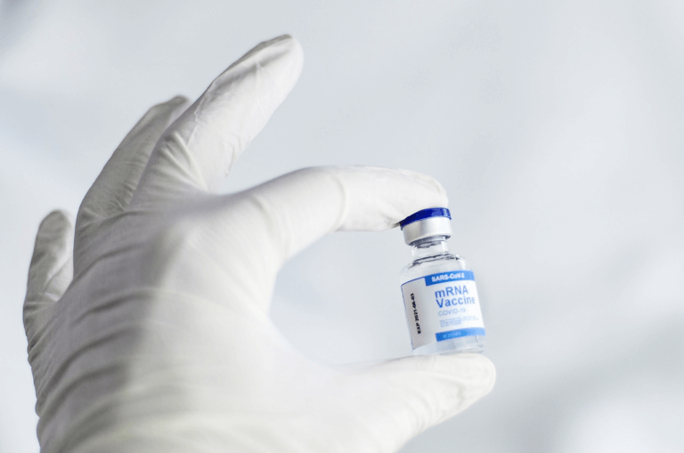 Carnet de vaccination obligatoire pour le Hajj et l&rsquo;Omra : que faut-il savoir ?